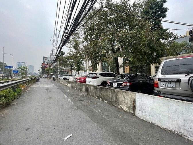Nhà mặt phố chính chủ cần bán gấp  