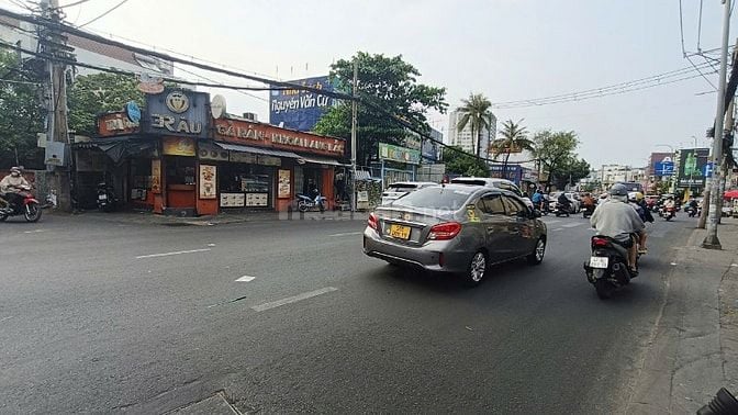 Cho thuê nhà mặt tiền X.V.N. Tĩnh, P26, Q.B. Thạnh giá 12,86tr