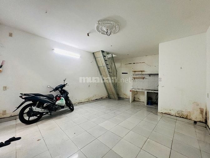 Bán nhà 30m2 trệt lầu 2.49 tỷ Gần Cầu Bình Lợi
