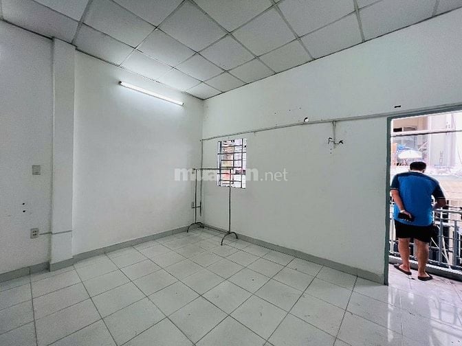Bán nhà 30m2 trệt lầu 2.49 tỷ Gần Cầu Bình Lợi