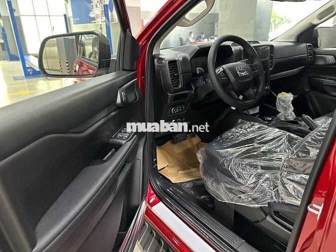 Ford Ranger 25 XLS-màu đỏ new nhiều ưu đãi-xe sẵn