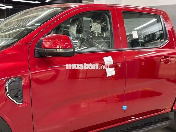 Ford Ranger 25 XLS-màu đỏ new nhiều ưu đãi-xe sẵn