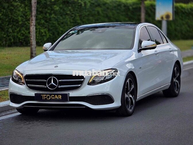 Mercedes-Benz E200 sport đen/nâu sx2019