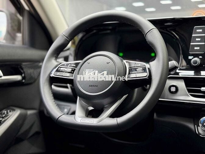 Kia Seltos 2023 Luxury lướt 3.450km tiết kiệm 150🥔