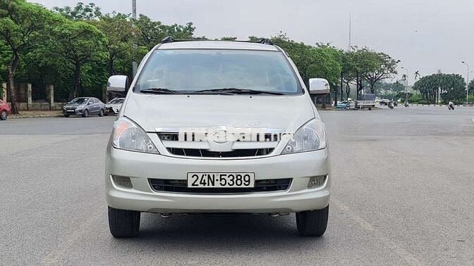 Toyota Innova 2008 G - 180000 km