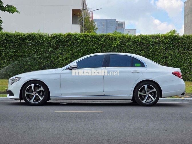 Mercedes-Benz E200 sport đen/nâu sx2019