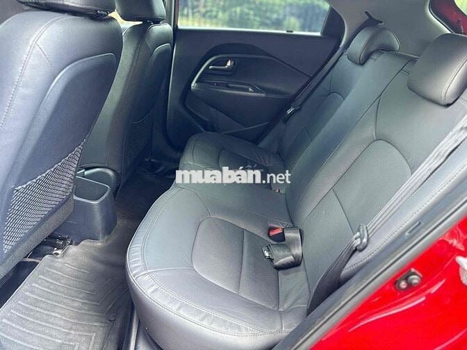 Kia Rio 2014 1.4 AT Sedan - 100000 km