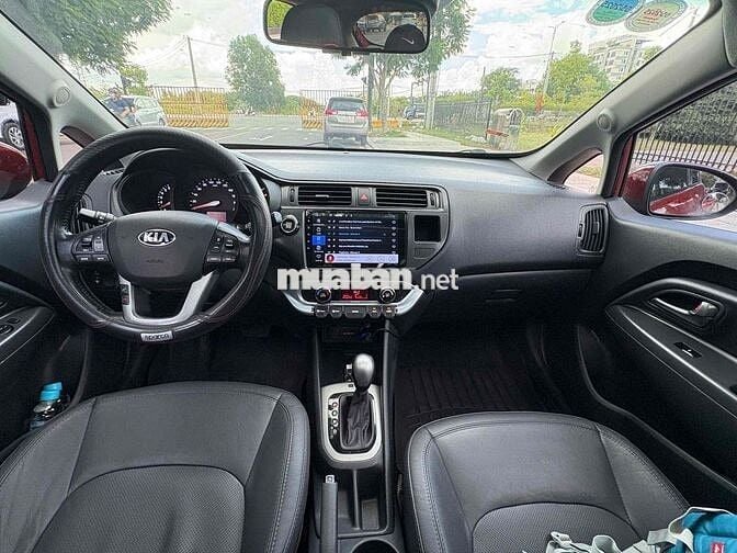 Kia Rio 2014 1.4 AT Sedan - 100000 km