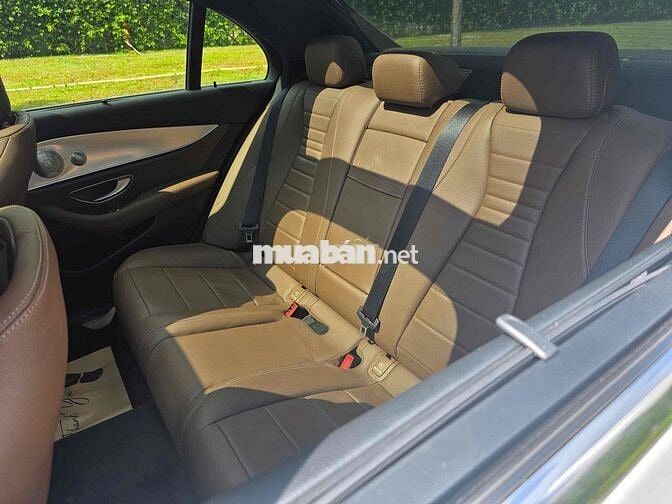 Mercedes-Benz E200 sport đen/nâu sx2019