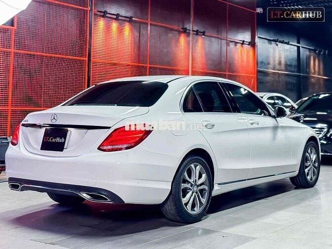 Mercedes C200 model 2017 chủ đi giữ gìn kỹ