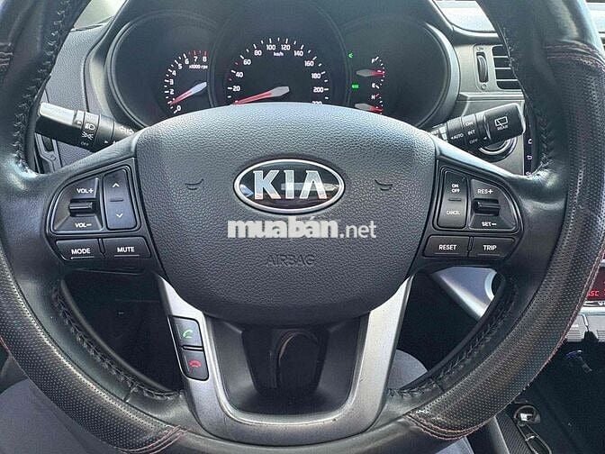 Kia Rio 2014 1.4 AT Sedan - 100000 km