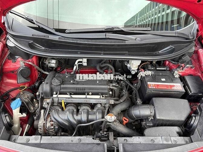 Kia Rio 2014 1.4 AT Sedan - 100000 km
