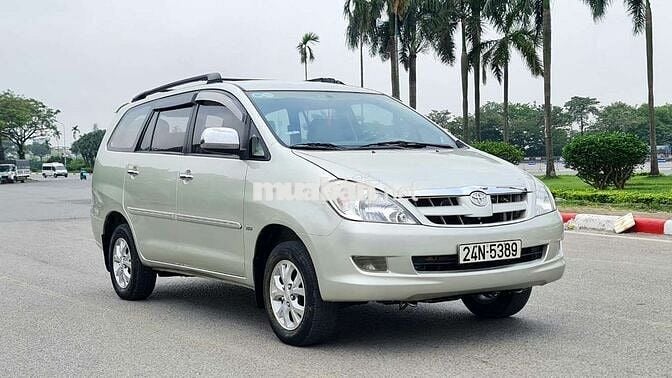 Toyota Innova 2008 G - 180000 km