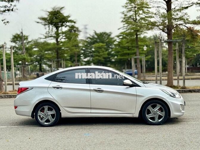 Hyundai Accent 2012 1.4 AT