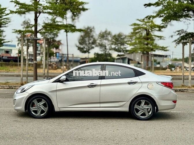 Hyundai Accent 2012 1.4 AT