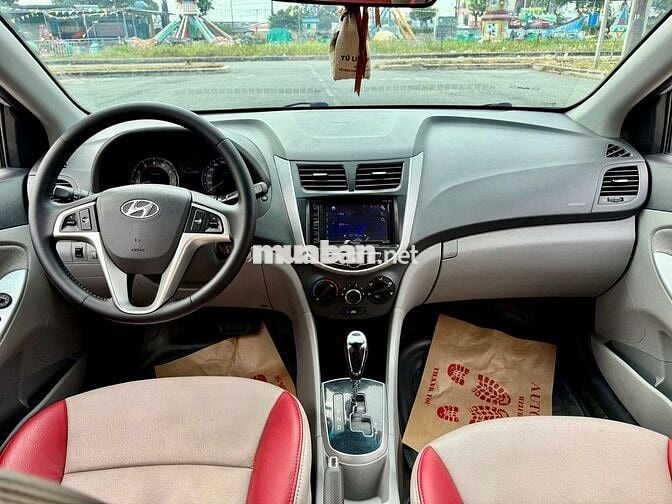 Hyundai Accent 2012 1.4 AT