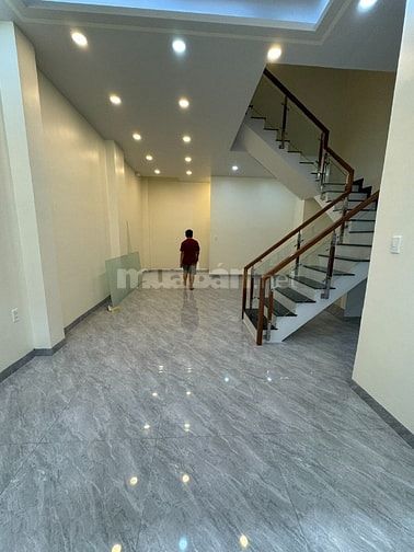 BÁN NHÀ CHÍNH CHỦ – VỊ TRÍ ĐẸP, GIÁ TỐT, SỔ HỒNG RIÊNG 