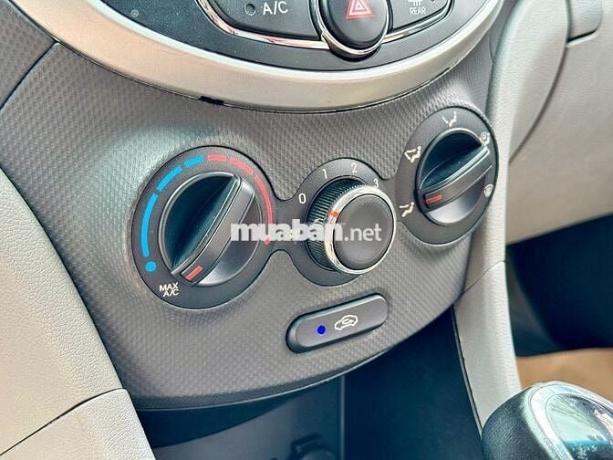 Hyundai Accent 2012 1.4 AT