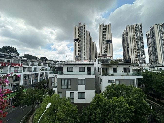 Mặt tiền kinh doanh Hà Đô Centrosa. Nhà đẹp vào sử dụng ngay