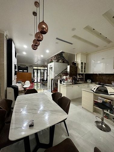 Mặt tiền kinh doanh Hà Đô Centrosa. Nhà đẹp vào sử dụng ngay