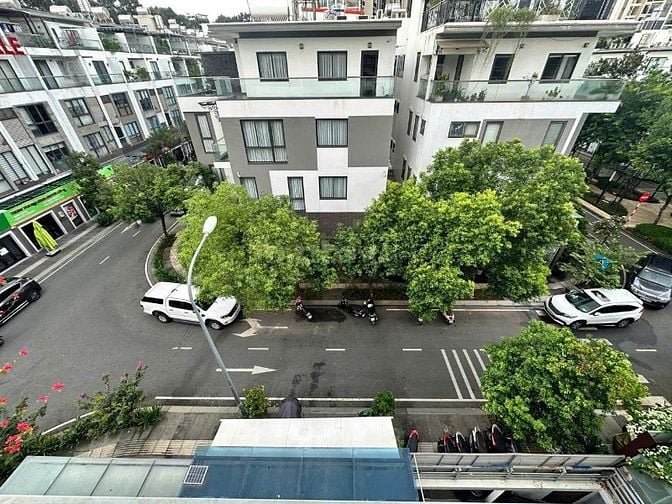Mặt tiền kinh doanh Hà Đô Centrosa. Nhà đẹp vào sử dụng ngay