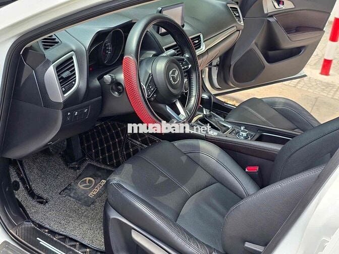 Mazda 3 2018 1.5 AT Sedan - 60000 km