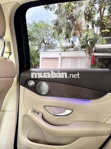 Mercedes Benz GLC 200 4matic model 2020 1 chủ