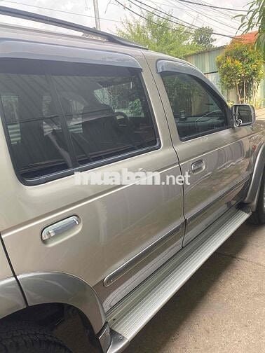 Ford Everest 2005 Gasoline XL 4x2 - 11111 km