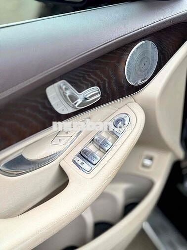 Mercedes Benz GLC 200 4matic model 2020 1 chủ