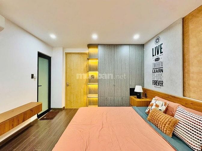 Chính chủ bán nhà 56m2 xây 5 lầu Đoàn Như Hải,Q4. Gần cầu Khánh Hội.