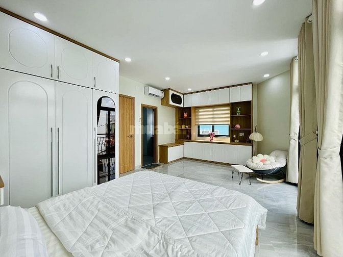 Chính chủ bán nhà 56m2 xây 5 lầu Đoàn Như Hải,Q4. Gần cầu Khánh Hội.