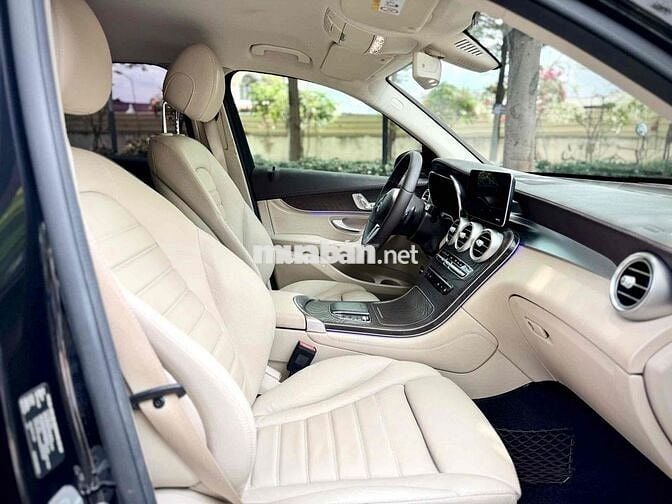 Mercedes Benz GLC 200 4matic model 2020 1 chủ