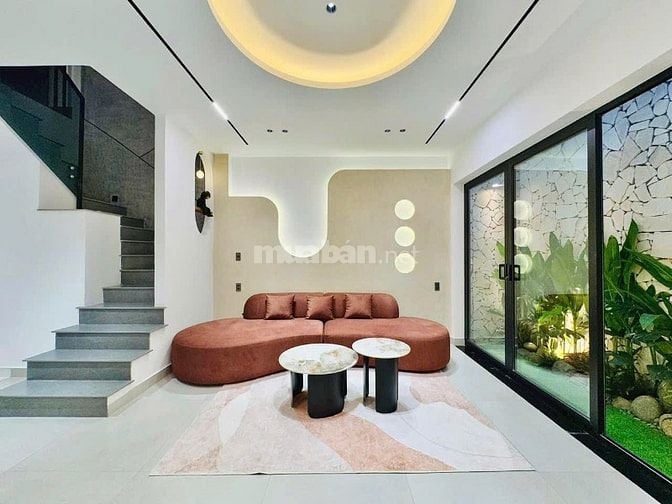 Chính chủ bán nhà 56m2 xây 5 lầu Đoàn Như Hải,Q4. Gần cầu Khánh Hội.