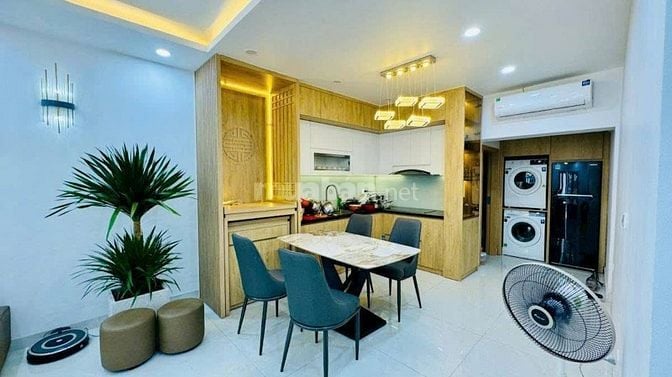 Nhà Đẹp Ở Luôn Phố 8/3, Hai Bà Trưng 50/70m, mt 5m, giá 5.18 tỷ.