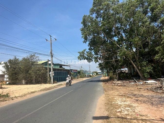 Nhà Mặt tiền Đường Nhựa Mai Thúc Loan 144m2 Gần Biển Giá Rẻ 2,5 Tỷ