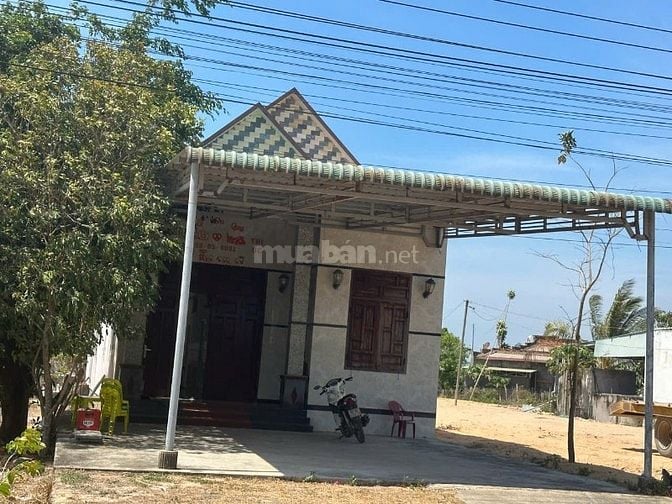 Nhà Mặt tiền Đường Nhựa Mai Thúc Loan 144m2 Gần Biển Giá Rẻ 2,5 Tỷ