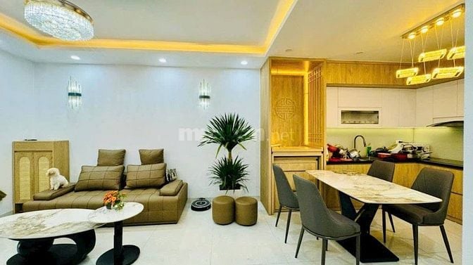 Nhà Đẹp Ở Luôn Phố 8/3, Hai Bà Trưng 50/70m, mt 5m, giá 5.18 tỷ.