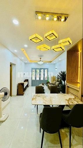 Nhà Đẹp Ở Luôn Phố 8/3, Hai Bà Trưng 50/70m, mt 5m, giá 5.18 tỷ.