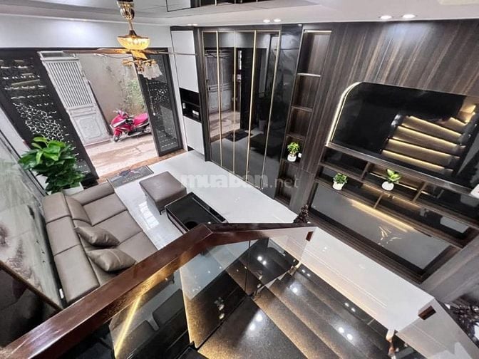 Bán nhà dân xây mới có thang máy. giá 7,5 tỷ
