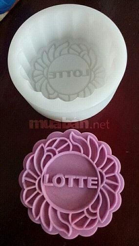 Khuôn bánh nhựa tạo hình logo theo yêu cầu