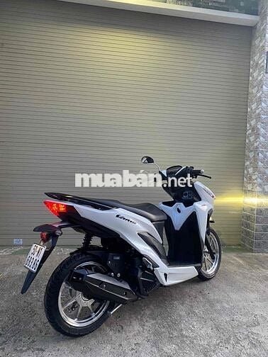 cần bán con xe vario 150 biển số đẹp giá tốt.
