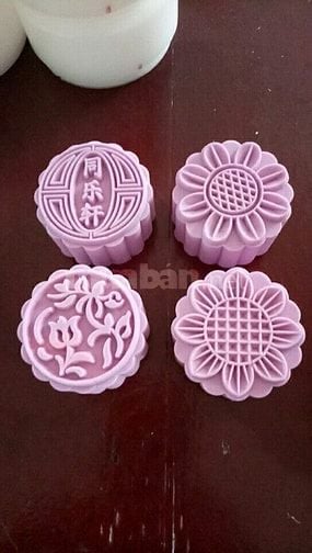 Khuôn bánh nhựa tạo hình logo theo yêu cầu