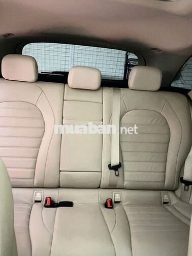 Mercedes Benz GLC 2020 300 4MATIC - 72000 km