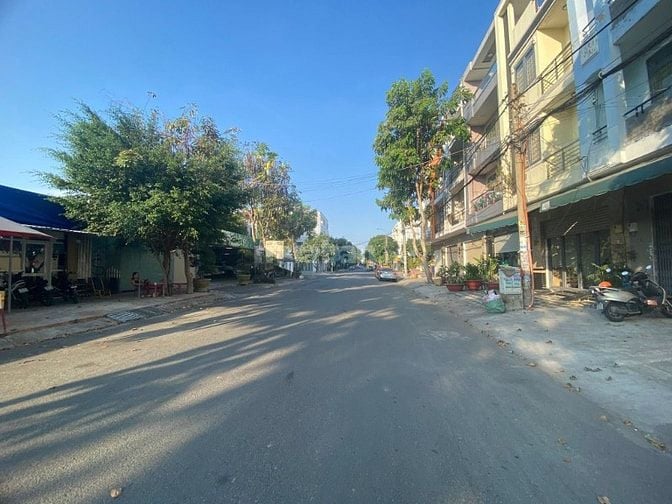 Bán nhà MT đường Số 5 khu Tên Lửa, DT 5 x 20m, 3.5 tấm, 13.5 tỷ 
