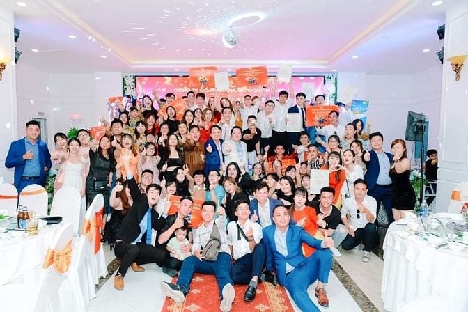 NHÂN VIÊN HÀNH CHÍNH NHÂN SỰ - CÔNG TY CỔ PHẦN ĐỊA ỐC GOLDEN LAND