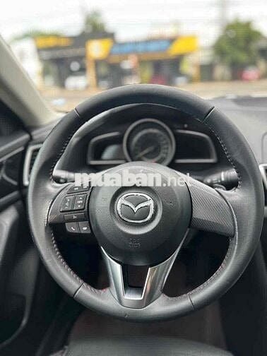 Mazda 3 2016 1.5 AT Sedan - 136000 km