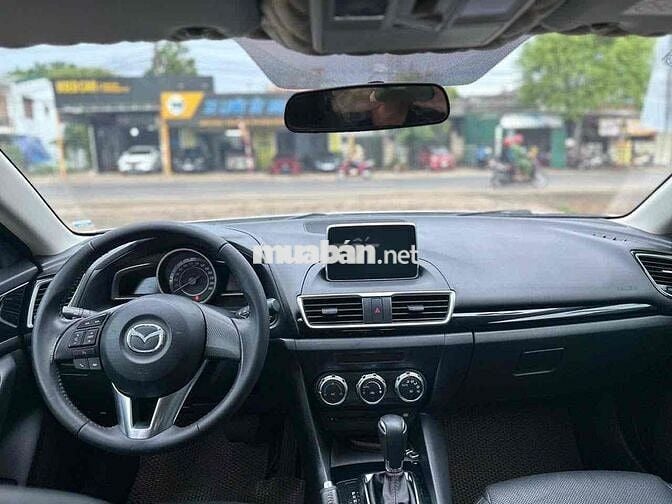 Mazda 3 2016 1.5 AT Sedan - 136000 km