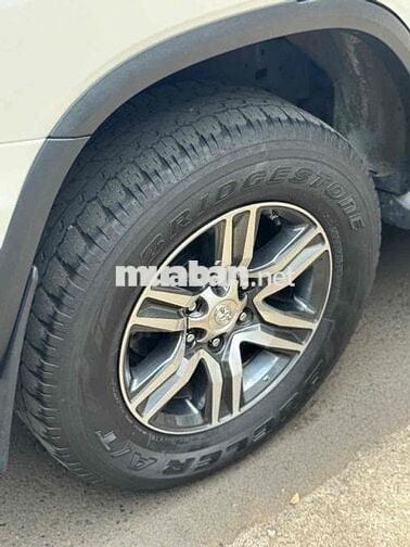 Toyota Fortuner 2022 2.4 4x2 AT - Máy Dầu Rất Mới