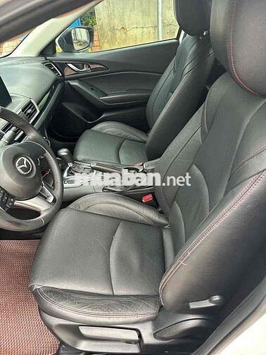 Mazda 3 2016 1.5 AT Sedan - 136000 km