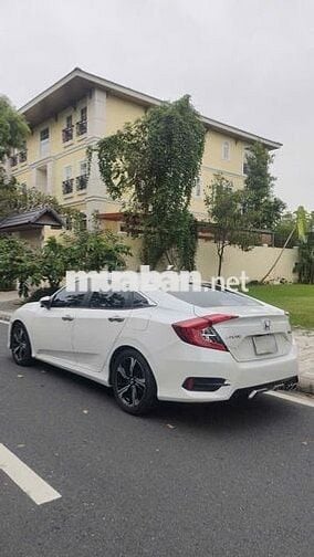 Bán Honda Civic 2017 1.5L Vtec Turbo - màu trắng